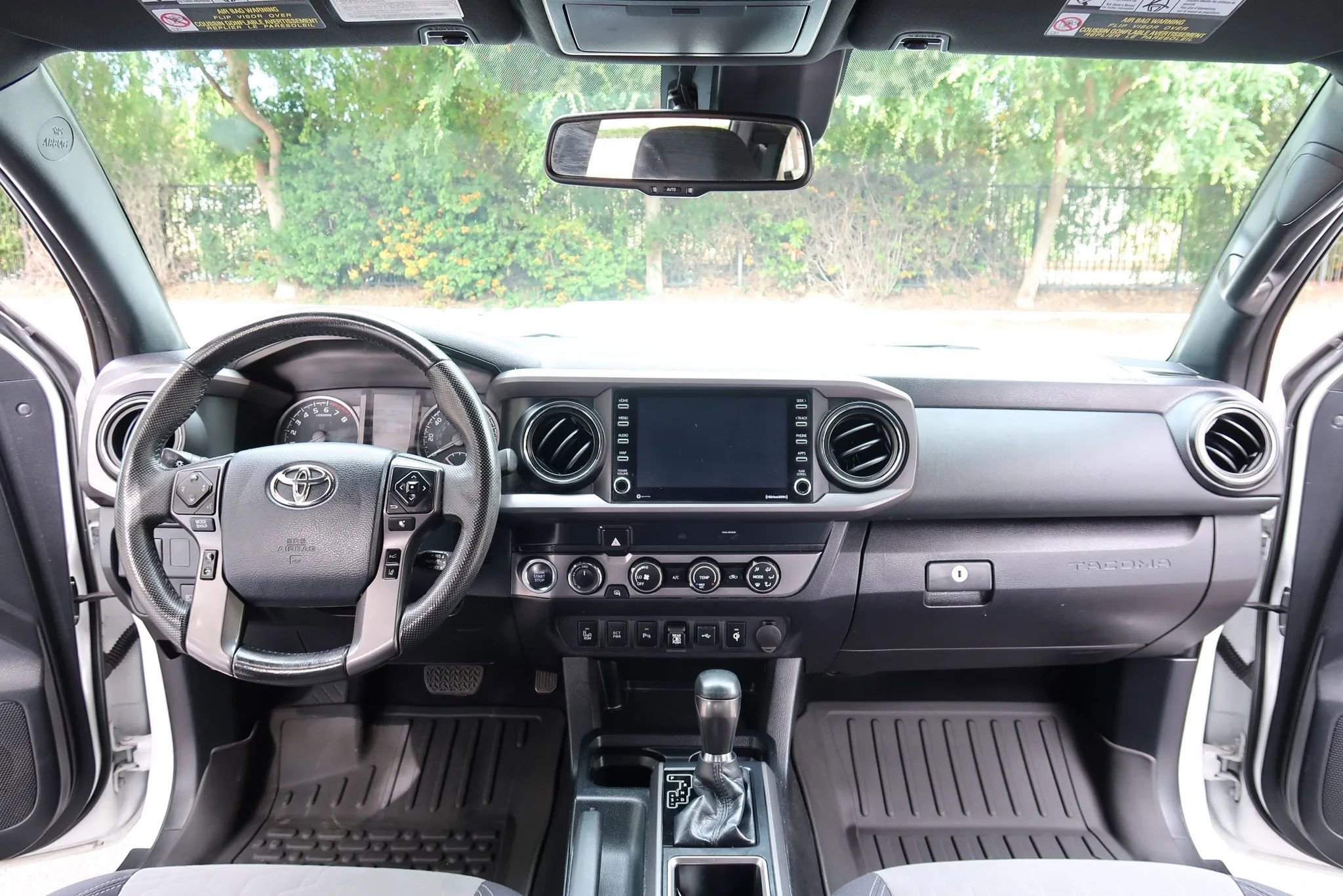 Used 2020 Toyota Tacoma TRD Sport w/ Technology Package AWD/4WD image 31