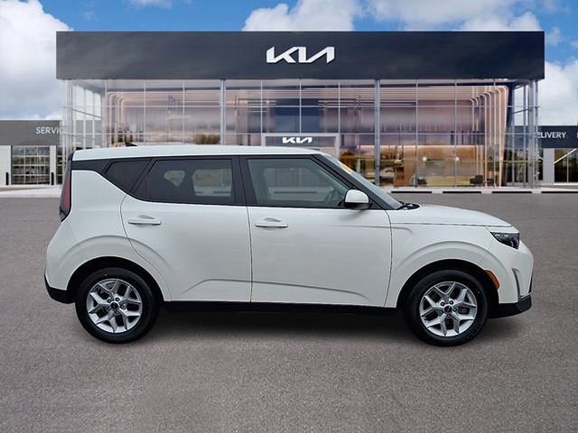 Certified 2023 Kia Soul LX w/ LX Technology Package image 7