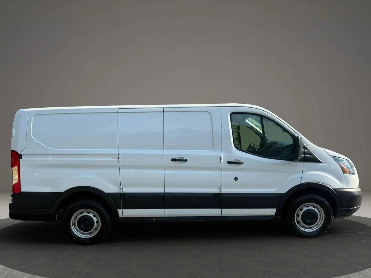Used 2019 Ford Transit 150 130 Low Roof image 6