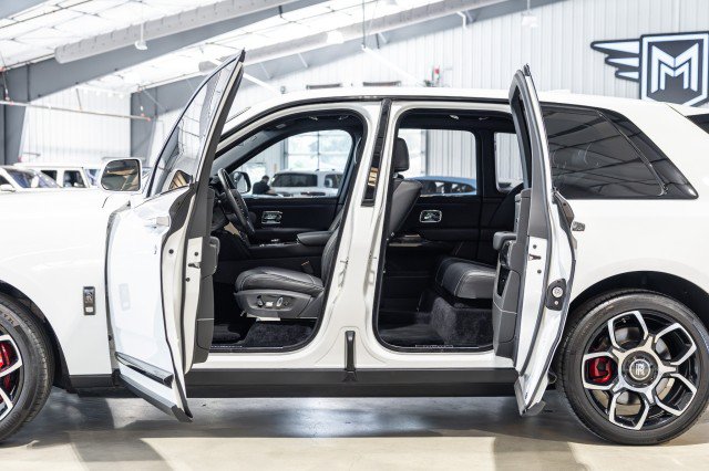Used 2022 Rolls-Royce Cullinan Black Badge AWD/4WD image 20