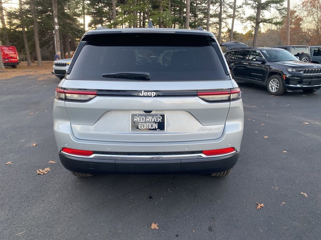 New 2025 Jeep Grand Cherokee Laredo w/ Trailer Tow Package image 6
