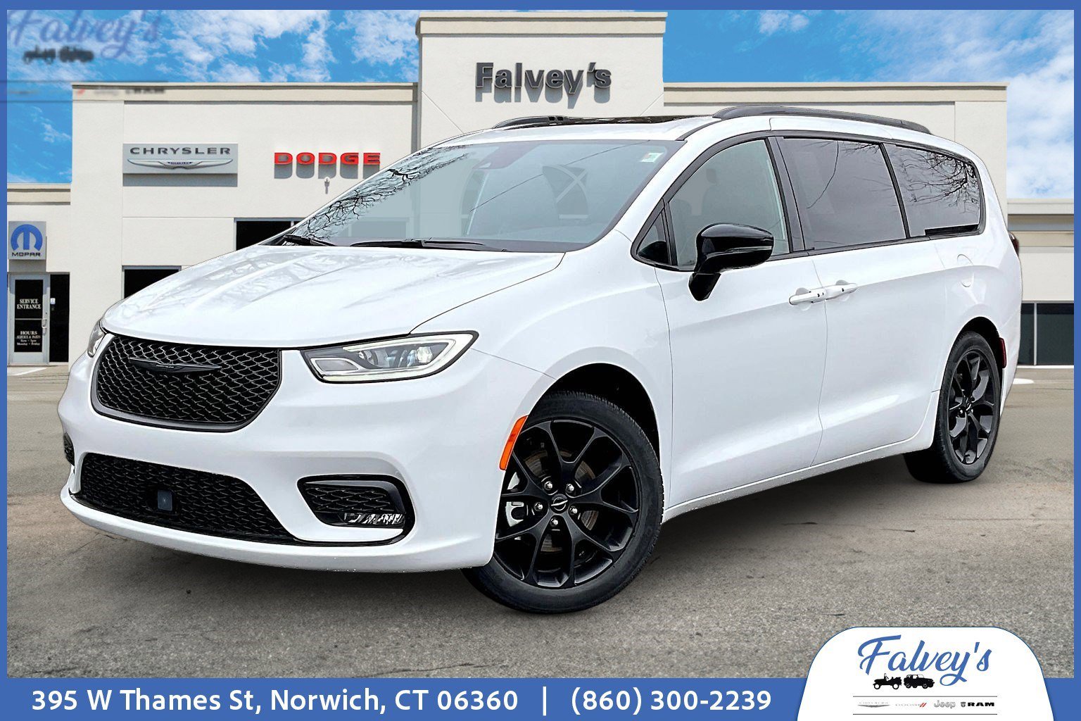 Used 2025 Chrysler Pacifica Limited w/ Trailer Tow Group FWD image 1
