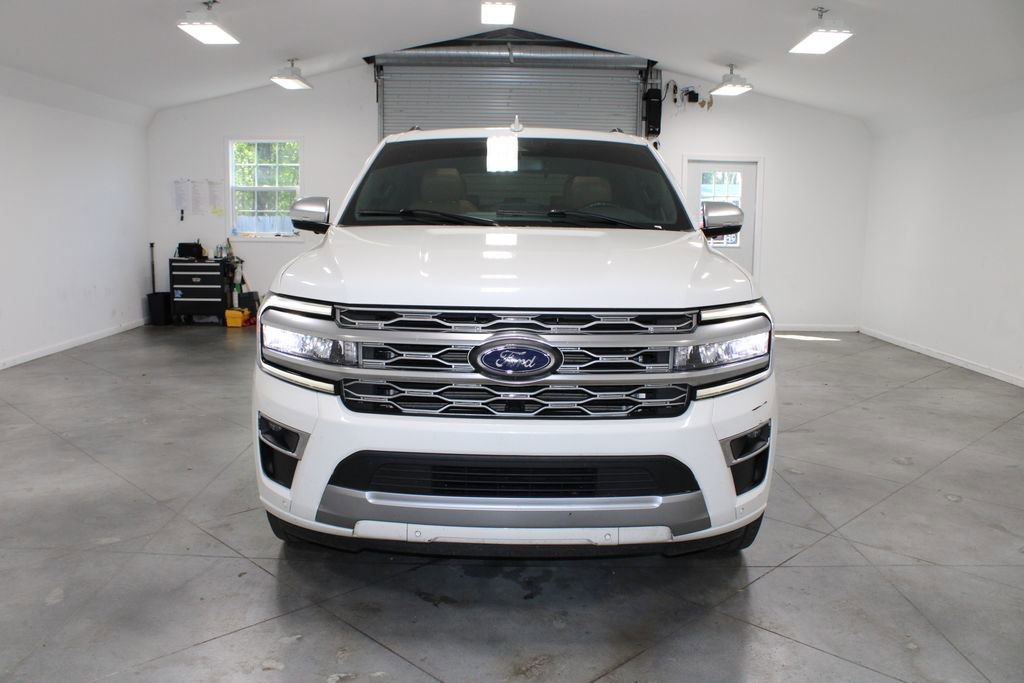 Used 2024 Ford Expedition Platinum image 3