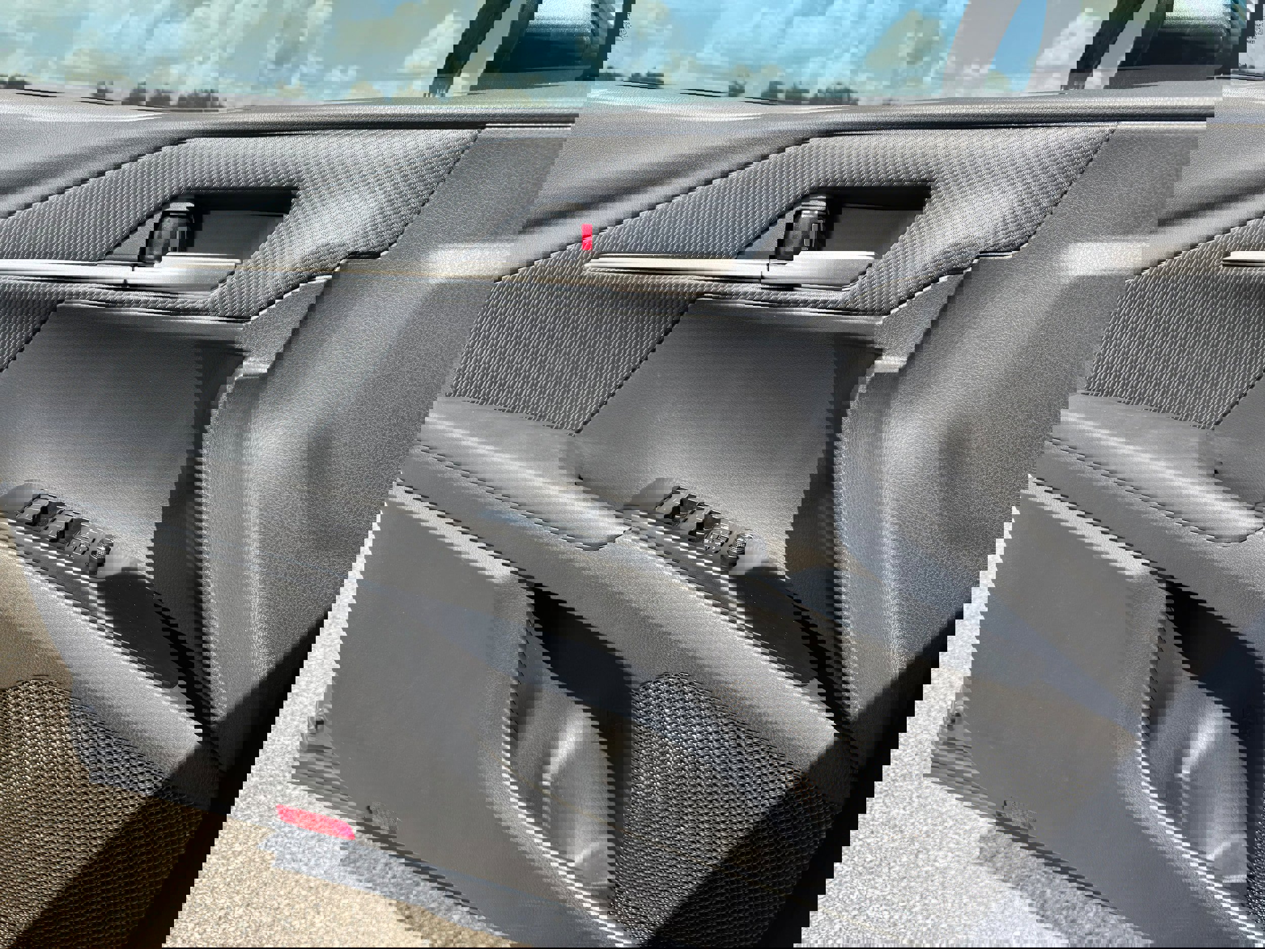 Used 2025 Toyota Camry SE image 12