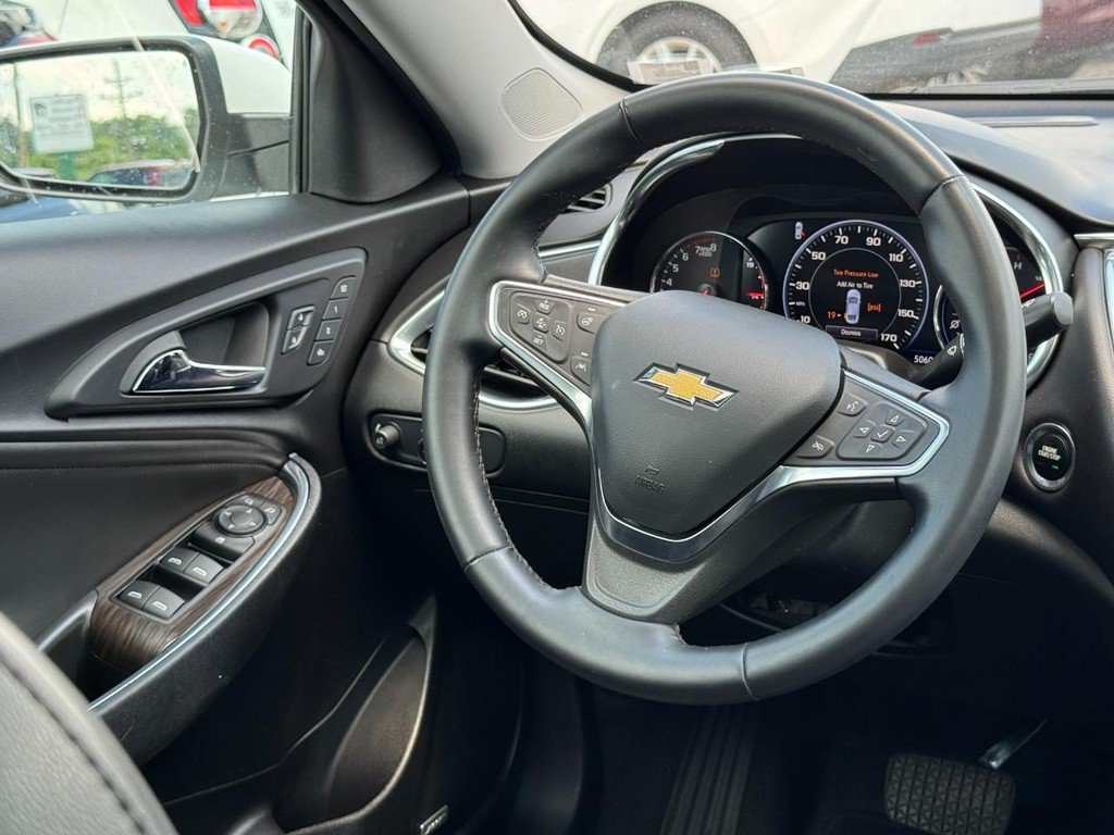 Used 2024 Chevrolet Malibu LT FWD image 13