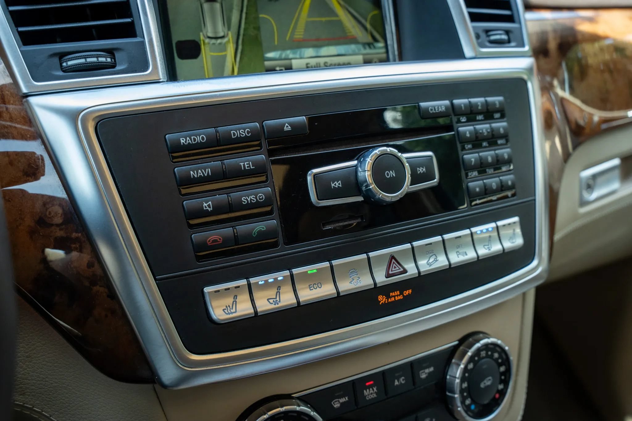 Used 2015 Mercedes-Benz ML 400 4MATIC w/ Lighting Package image 23
