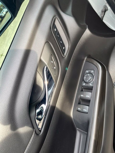 Certified 2023 GMC Acadia SLT w/ Elevation Edition AWD/4WD image 16