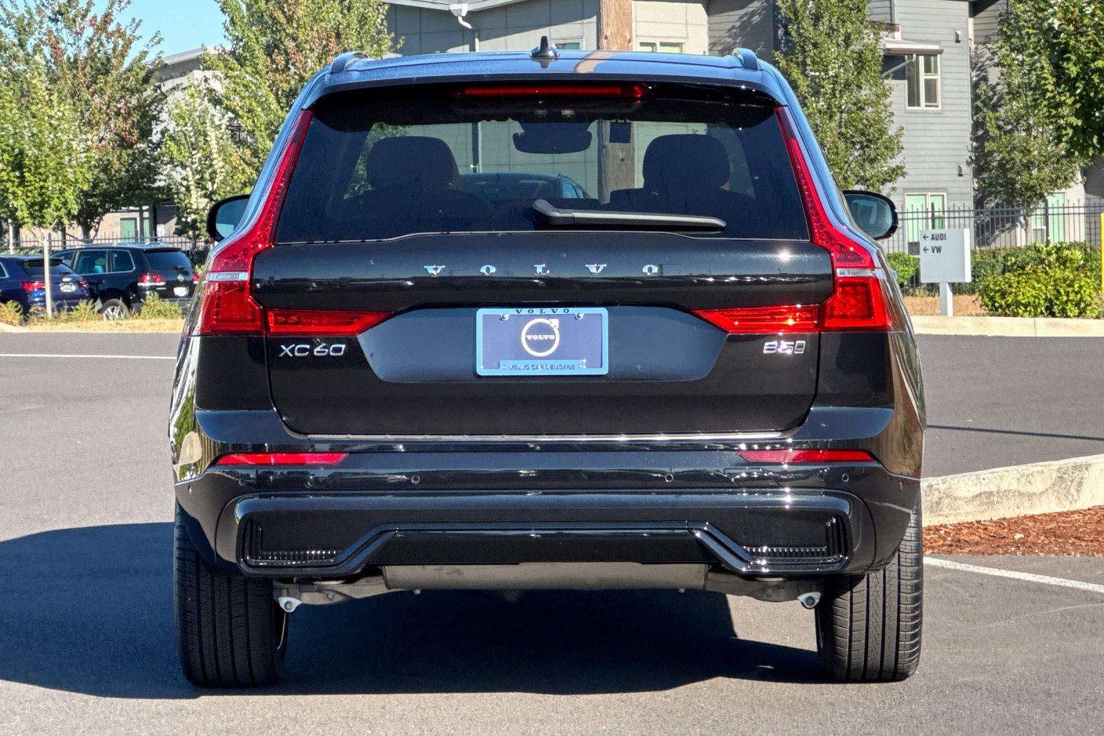 New 2025 Volvo XC60 B5 Ultra w/ Protection Package Premier image 4