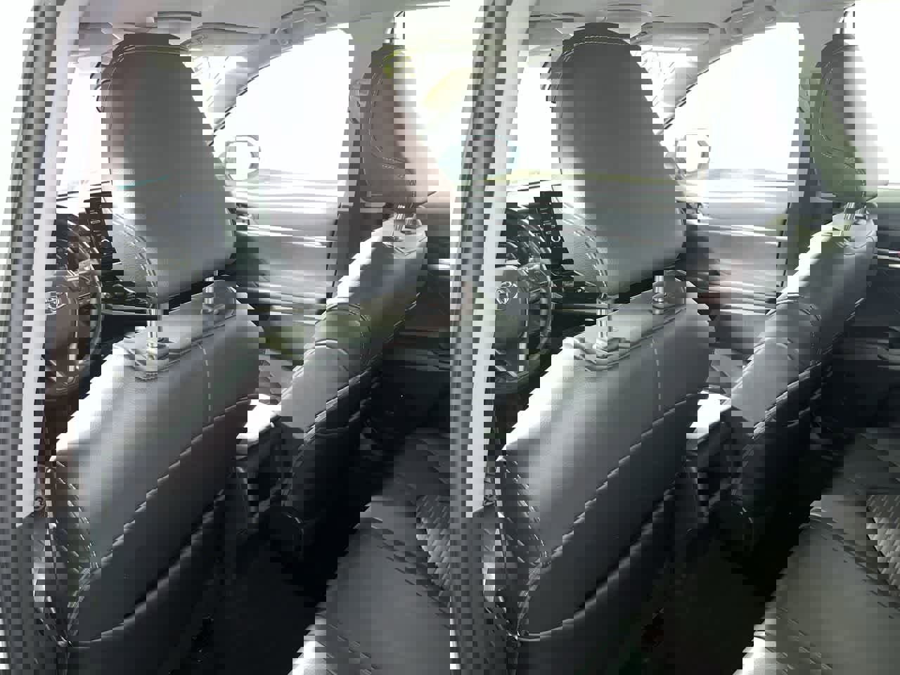 Used 2021 Toyota Camry SE image 24