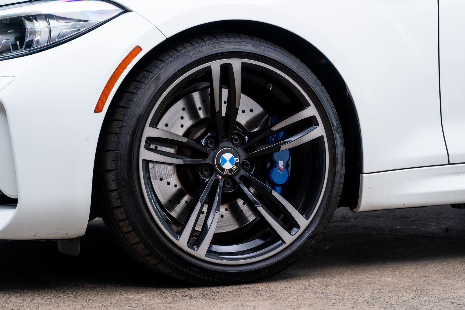 Used 2018 BMW M2 w/ Executive Package RWD image 5