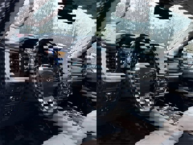 Used 2022 Ford Expedition Max Limited image 10