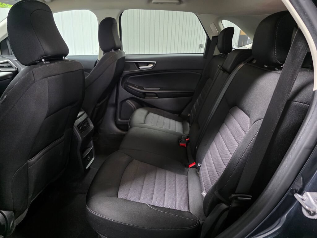 Used 2022 Ford Edge SE w/ Black Appearance Package AWD/4WD image 10
