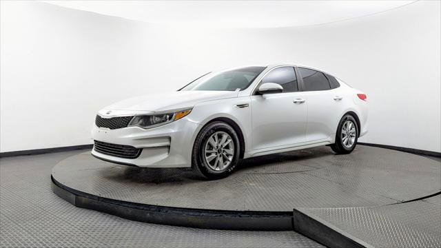Used 2018 Kia Optima LX image 2