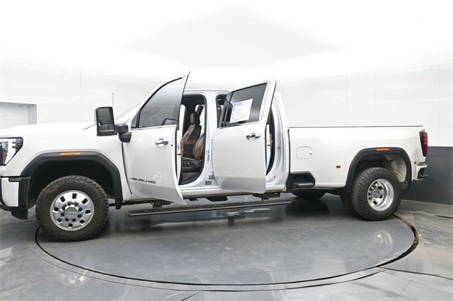 Used 2024 GMC Sierra 3500 Denali Ultimate image 55