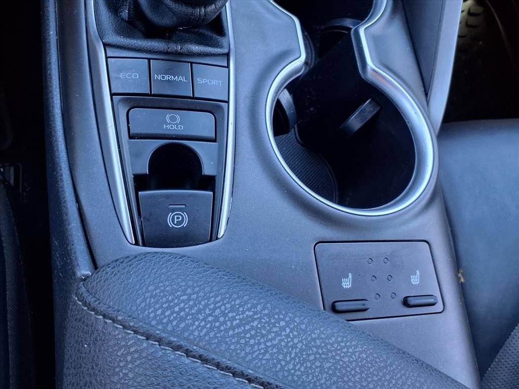 Used 2023 Toyota Camry XLE image 21