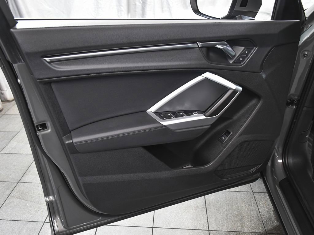 Used 2020 Audi Q3 2.0T Premium Plus w/ Premium Plus Package image 9