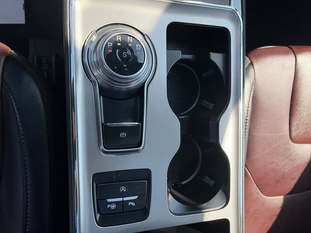 Used 2022 Ford Edge Titanium w/ Equipment Group 301A AWD/4WD image 24