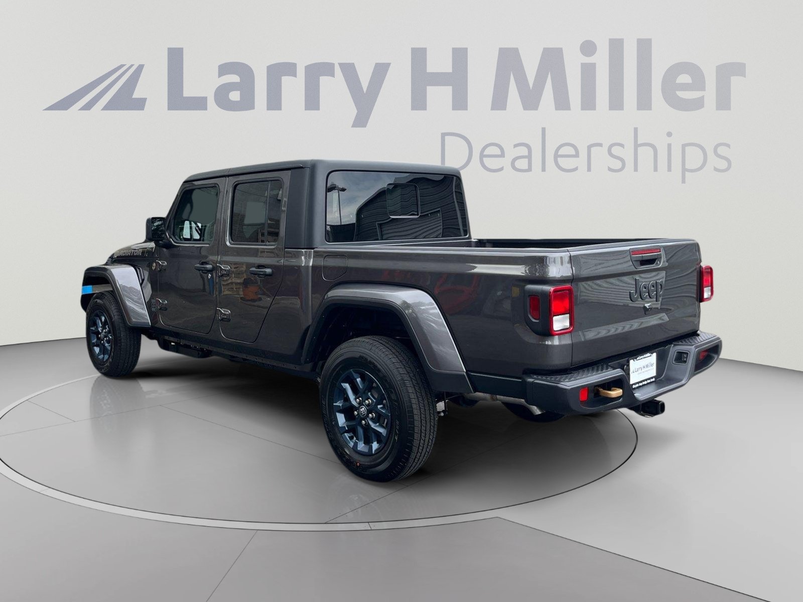 New 2026 Jeep Gladiator Sport AWD/4WD image 3