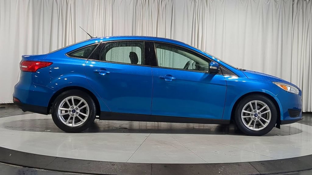 Used 2016 Ford Focus SE w/ SE Cold Weather Package FWD image 11