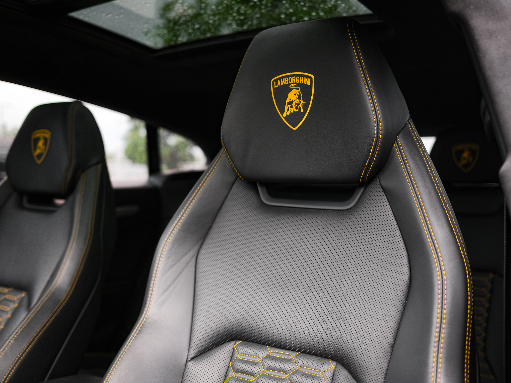 Used 2020 Lamborghini Urus AWD/4WD image 16
