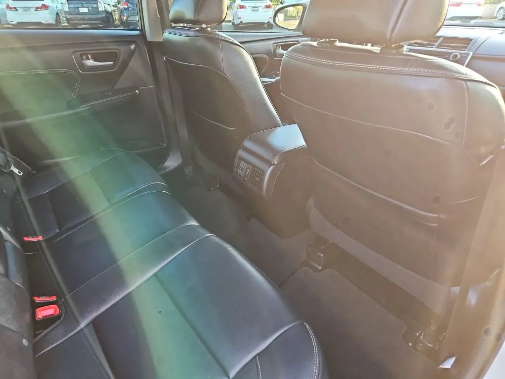 Used 2017 Toyota Camry XLE w/ Moonroof Package FWD image 17