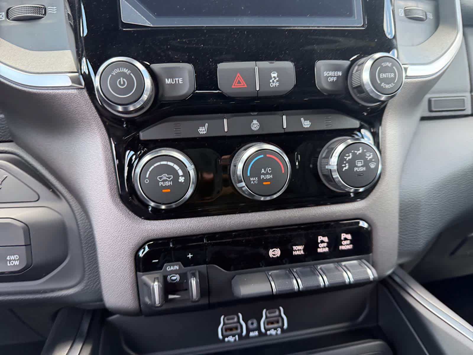 New 2027 RAM 2500 Big Horn AWD/4WD image 17