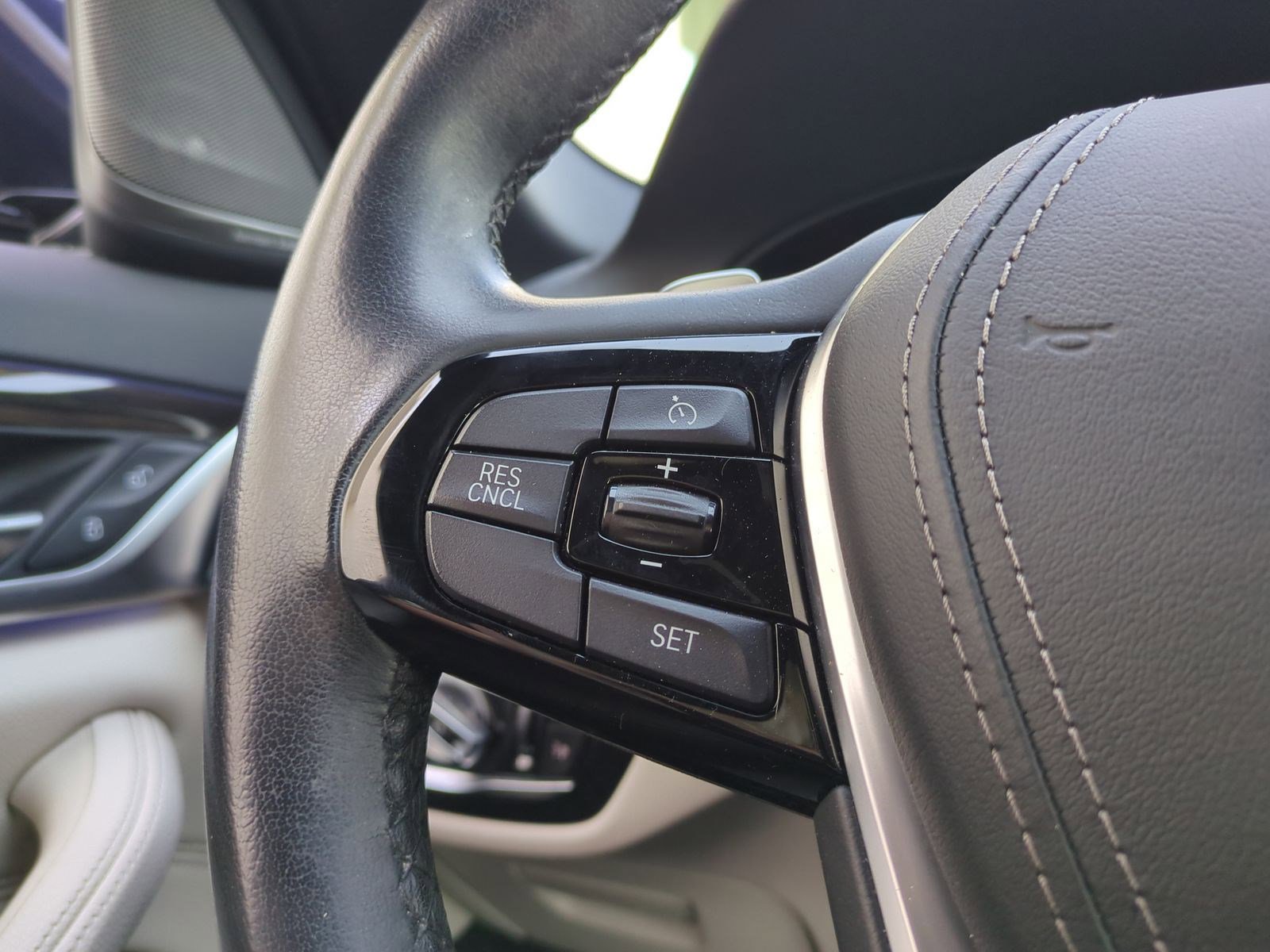 Used 2019 BMW 530e w/ Convenience Package image 19