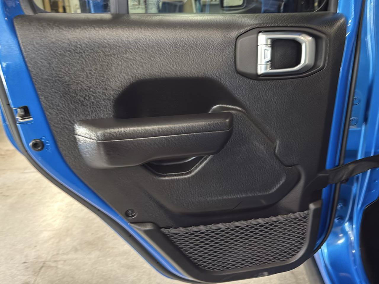 Used 2024 Jeep Wrangler Unlimited AWD/4WD image 41