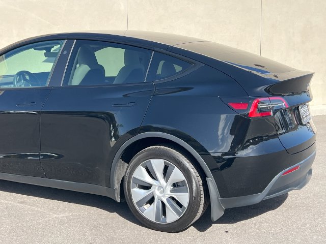 Used 2023 Tesla Model Y Long Range AWD/4WD image 7