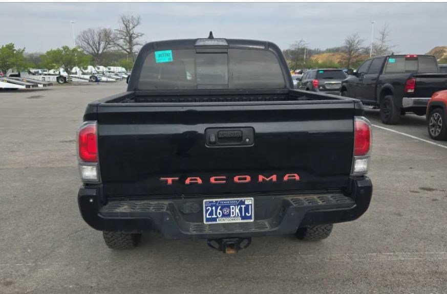 Used 2020 Toyota Tacoma TRD Off-Road w/ Technology Package AWD/4WD image 5