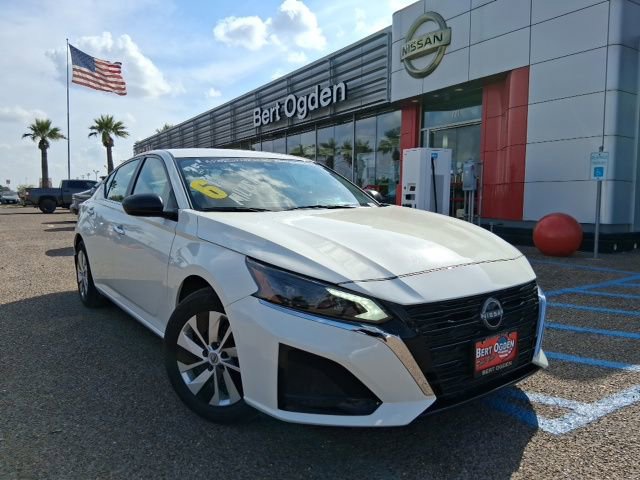 Certified 2025 Nissan Altima 2.5 S FWD image 1