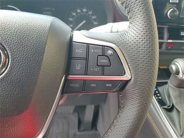 Certified 2024 Toyota Sienna XLE Woodland Edition image 16