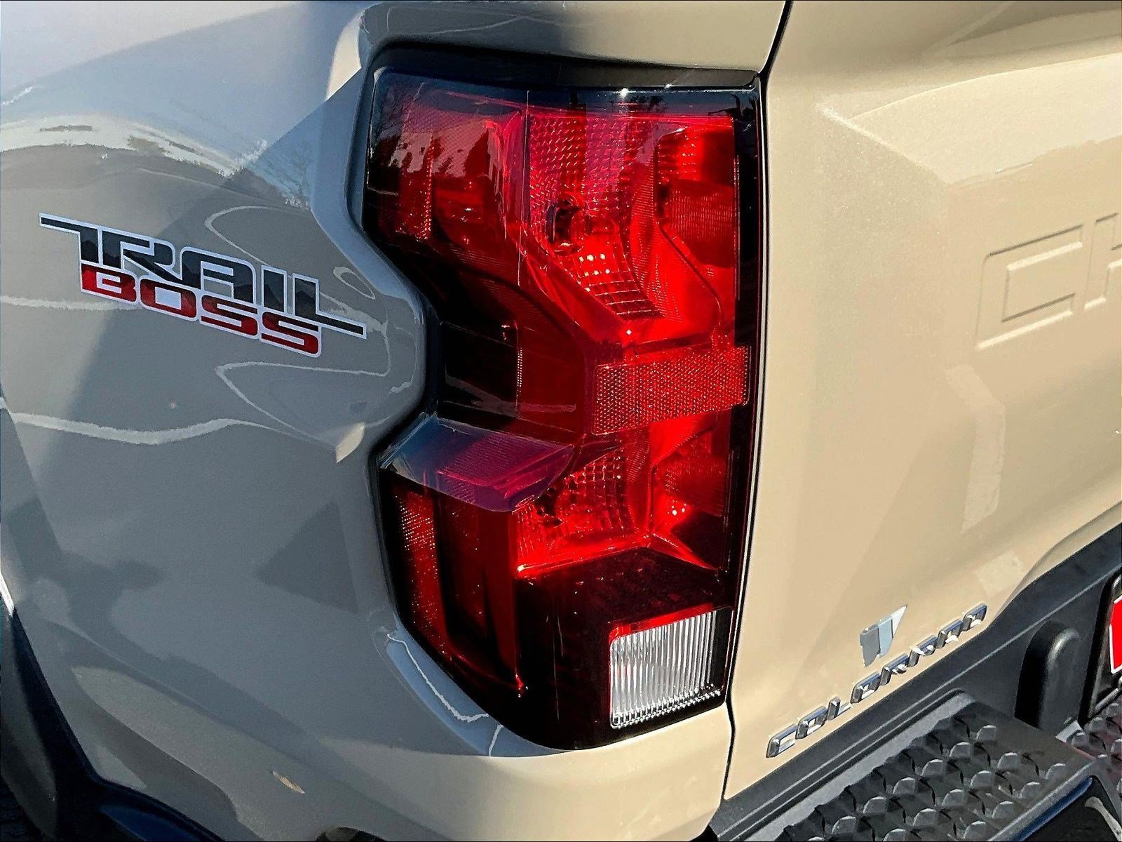 Used 2023 Chevrolet Colorado Trail Boss w/ Technology Package AWD/4WD image 24