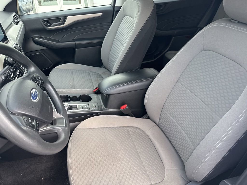Used 2022 Ford Escape SE image 27