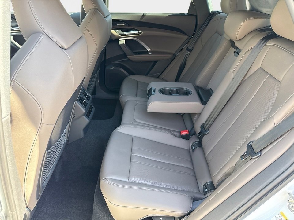 Certified 2025 Audi Q5 2.0T Premium Plus w/ Premium Plus image 12
