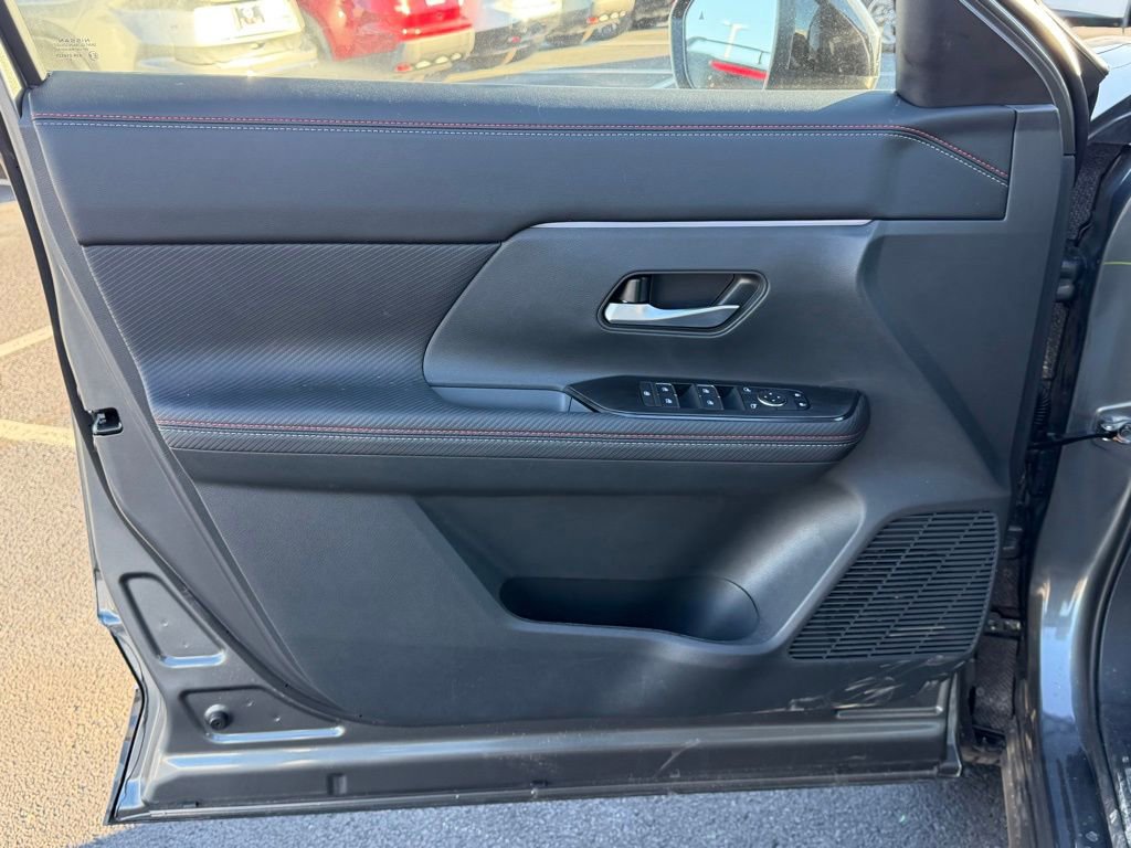 New 2026 Nissan Kicks SR image 12