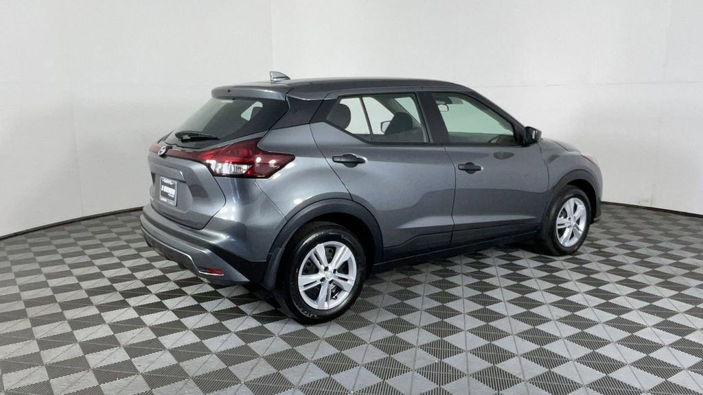 New 2025 Nissan Kicks Play S image 4