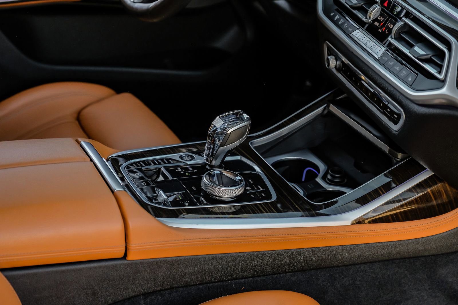 Used 2021 BMW X7 M50i w/ Executive Package image 25