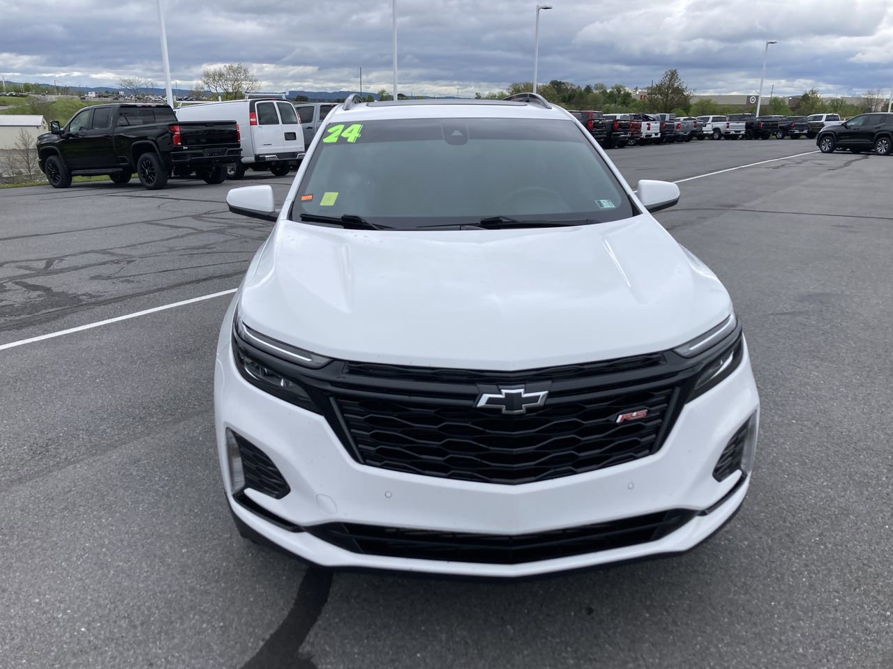 Used 2024 Chevrolet Equinox RS AWD/4WD image 2