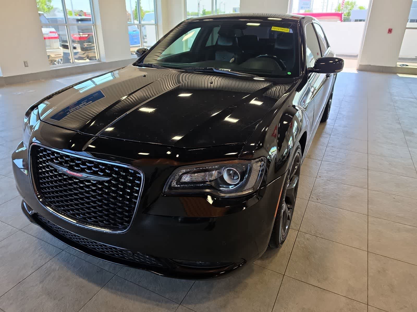 Used 2021 Chrysler 300 S RWD image 2