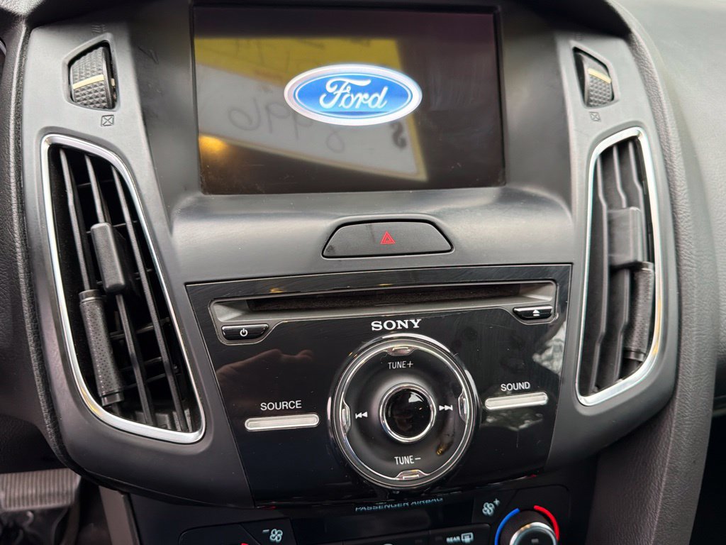 Used 2017 Ford Focus SEL FWD image 15