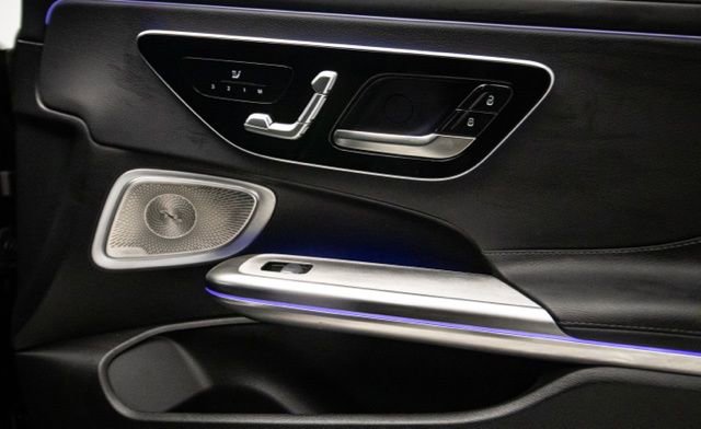 Used 2025 Mercedes-Benz CLE 300 4MATIC Coupe image 24