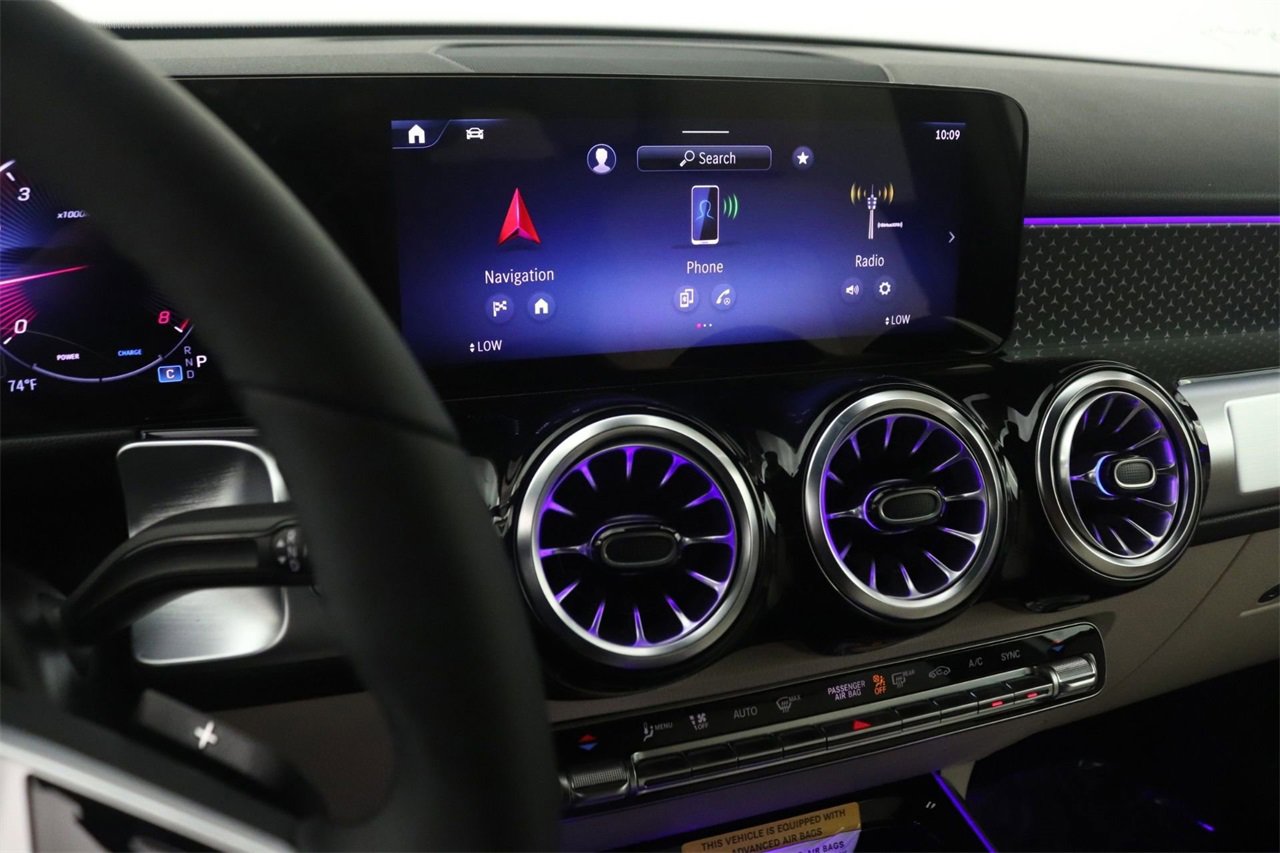 New 2025 Mercedes-Benz GLB 250 image 6