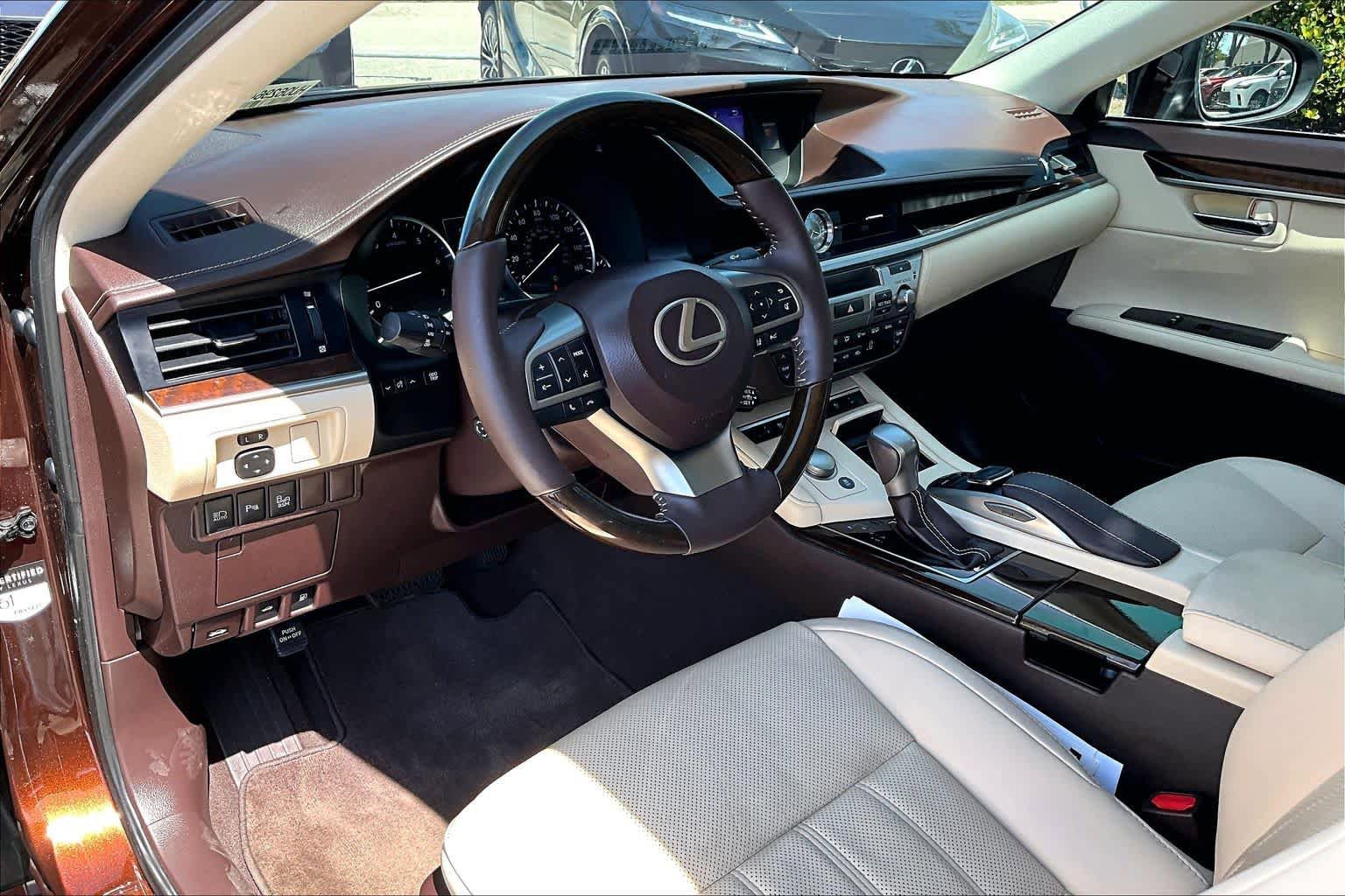 Used 2017 Lexus ES 350 w/ Luxury Package FWD image 18