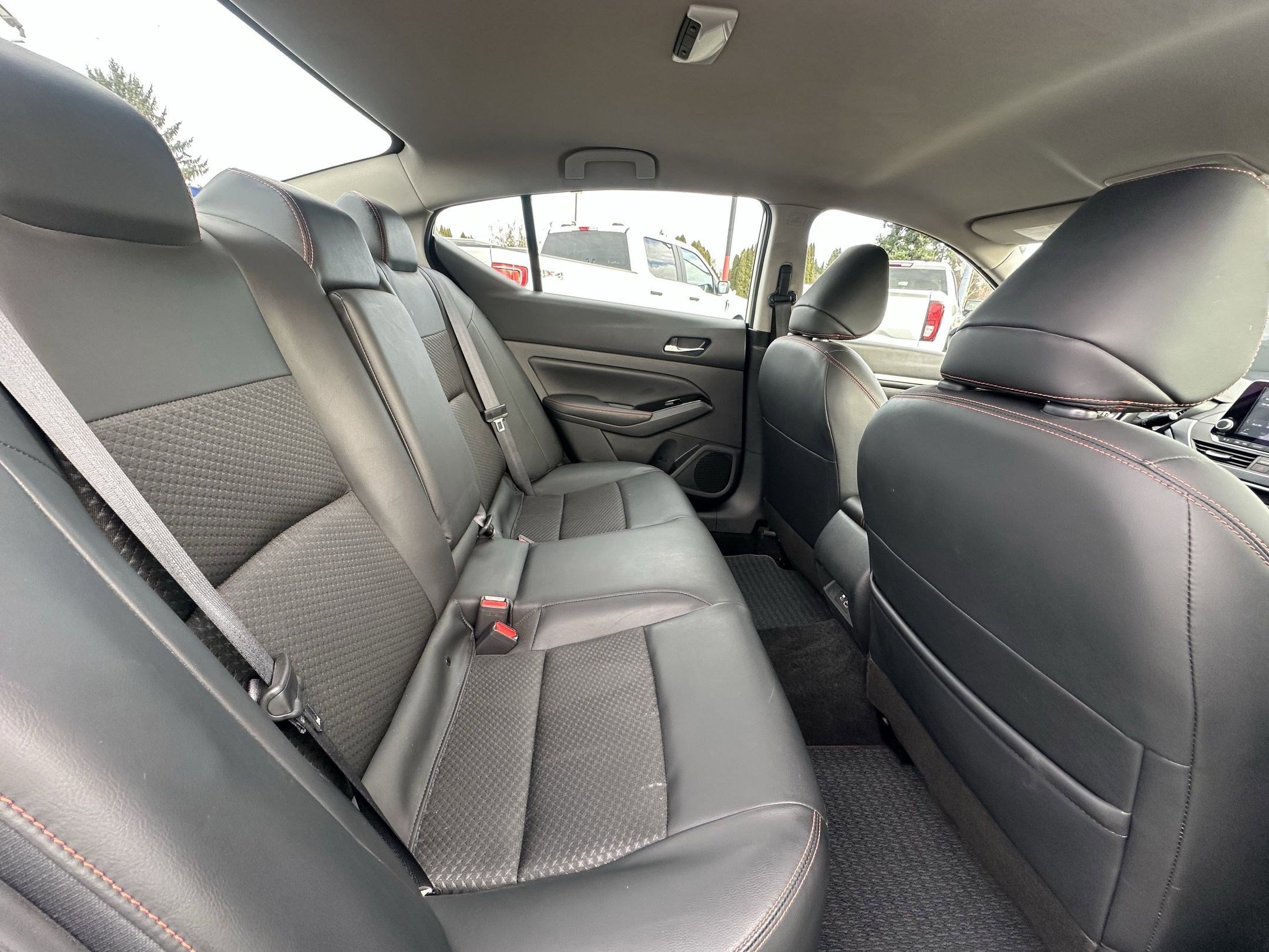 Used 2023 Nissan Altima 2.5 SR image 12