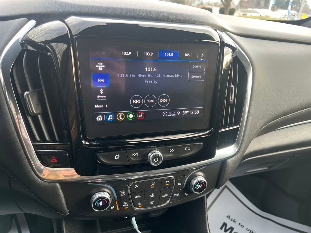Used 2023 Chevrolet Traverse LT image 15