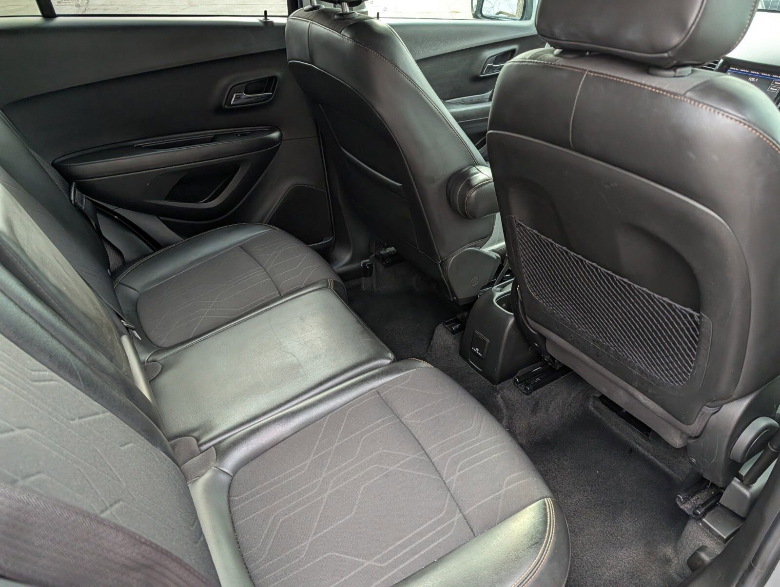 Used 2020 Chevrolet Trax LT w/ LT Convenience Package image 20