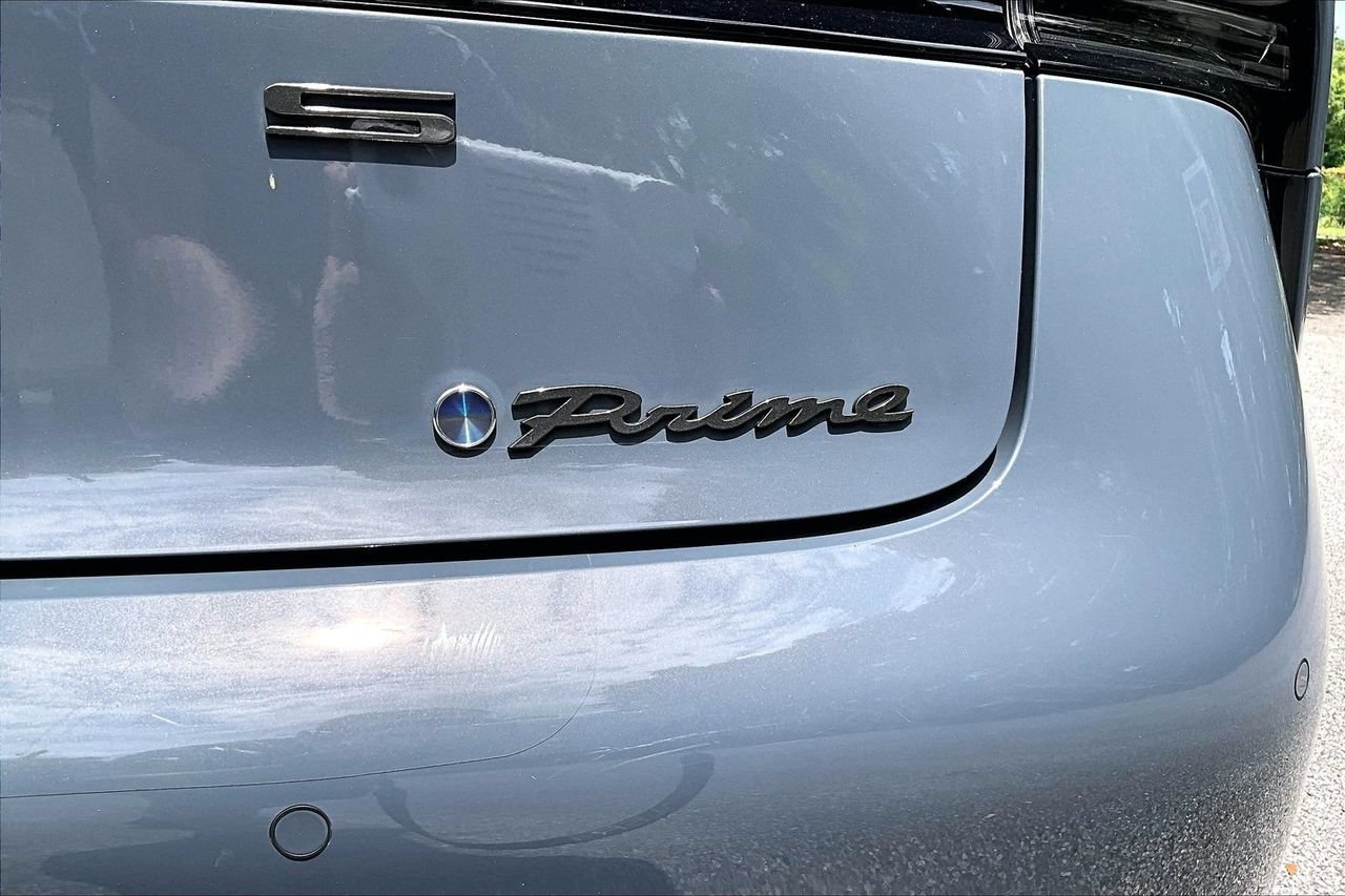 Used 2024 Toyota Prius Prime FWD image 21