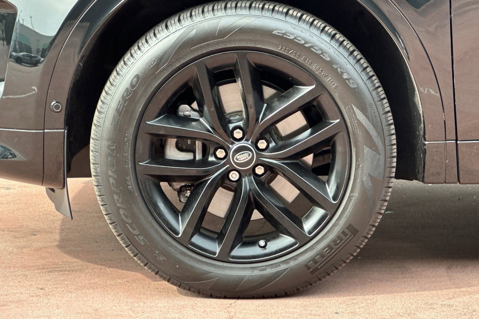 Used 2025 Land Rover Discovery Sport S image 13