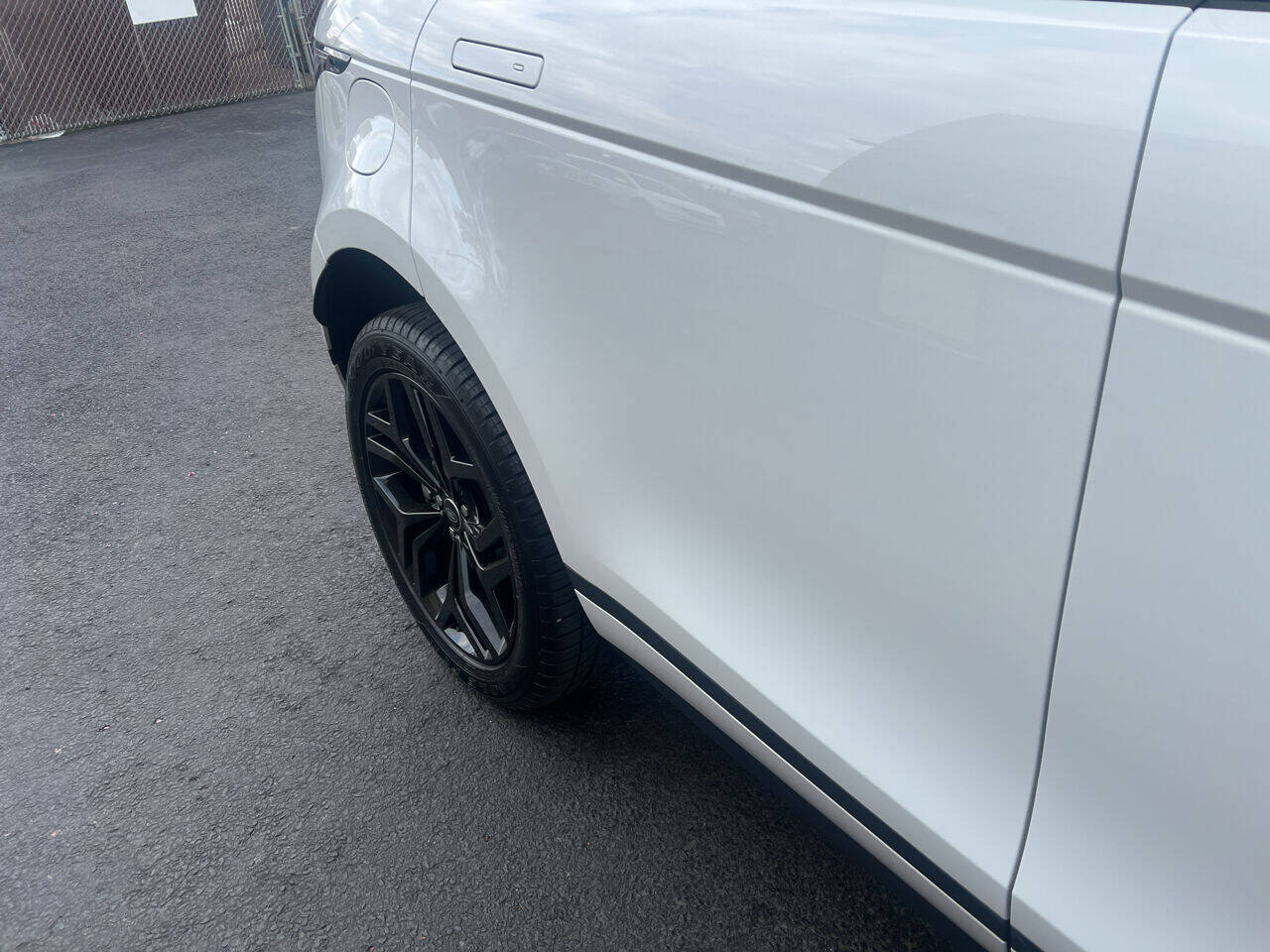 Used 2023 Land Rover Range Rover Evoque SE AWD/4WD image 14